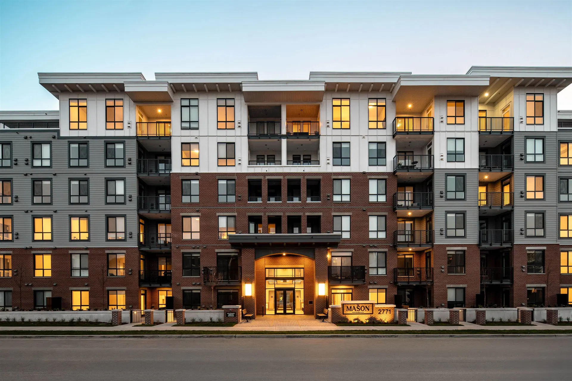 Photo 2 of 20 at #614 – 2771 Montrose Avenue