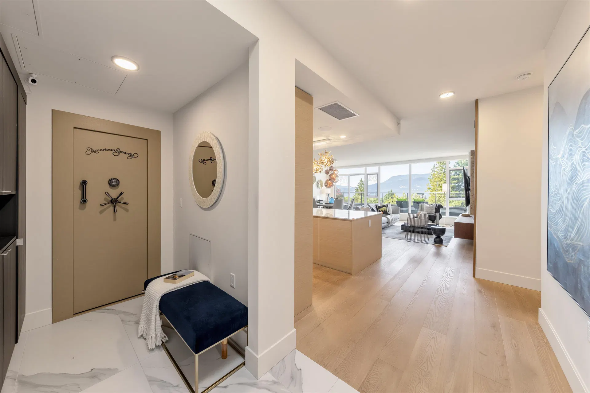 Photo 4 of 40 at #401 – 3639 W 16th Avenue