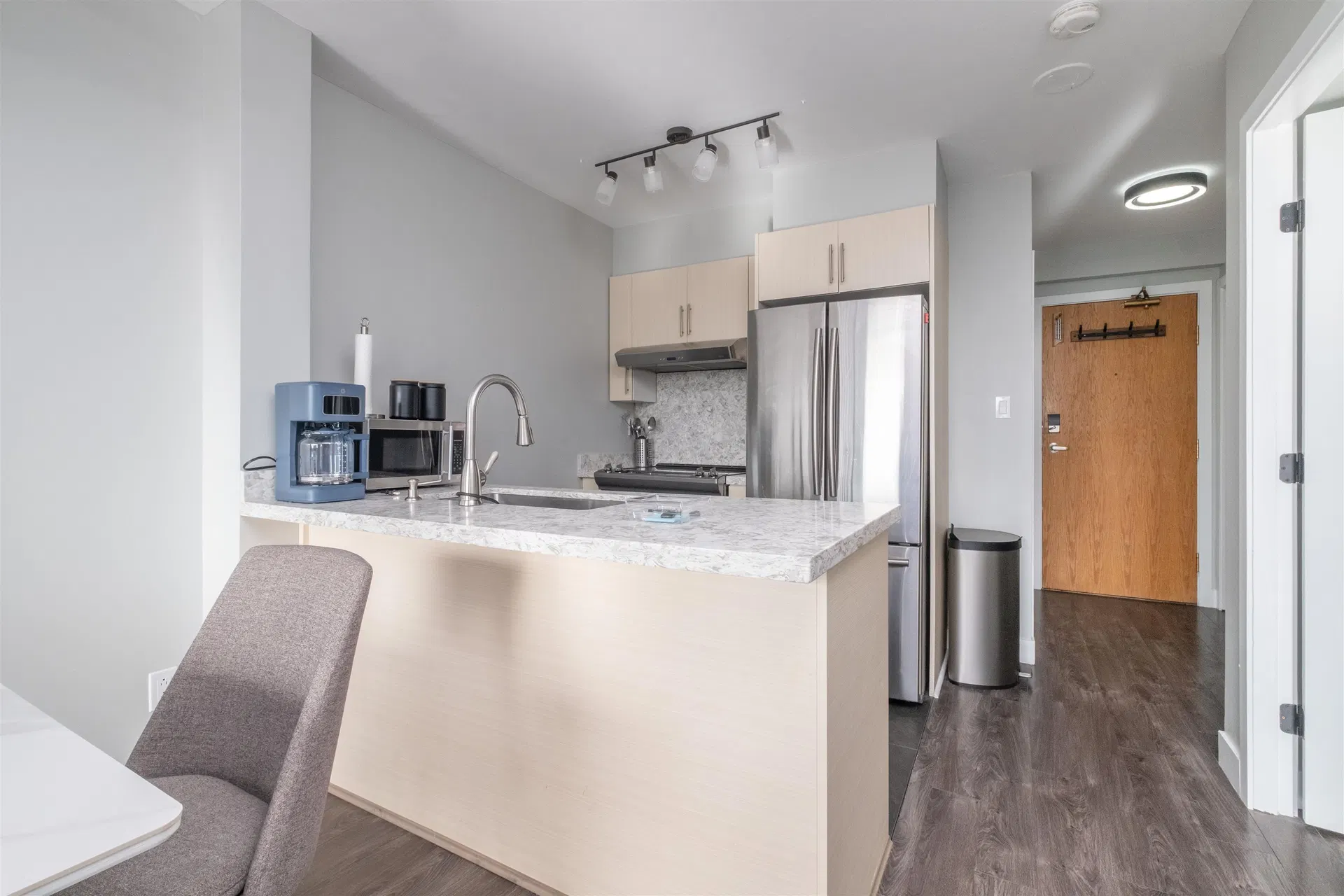 Photo 3 of 40 at #2505 – 1189 Howe Street