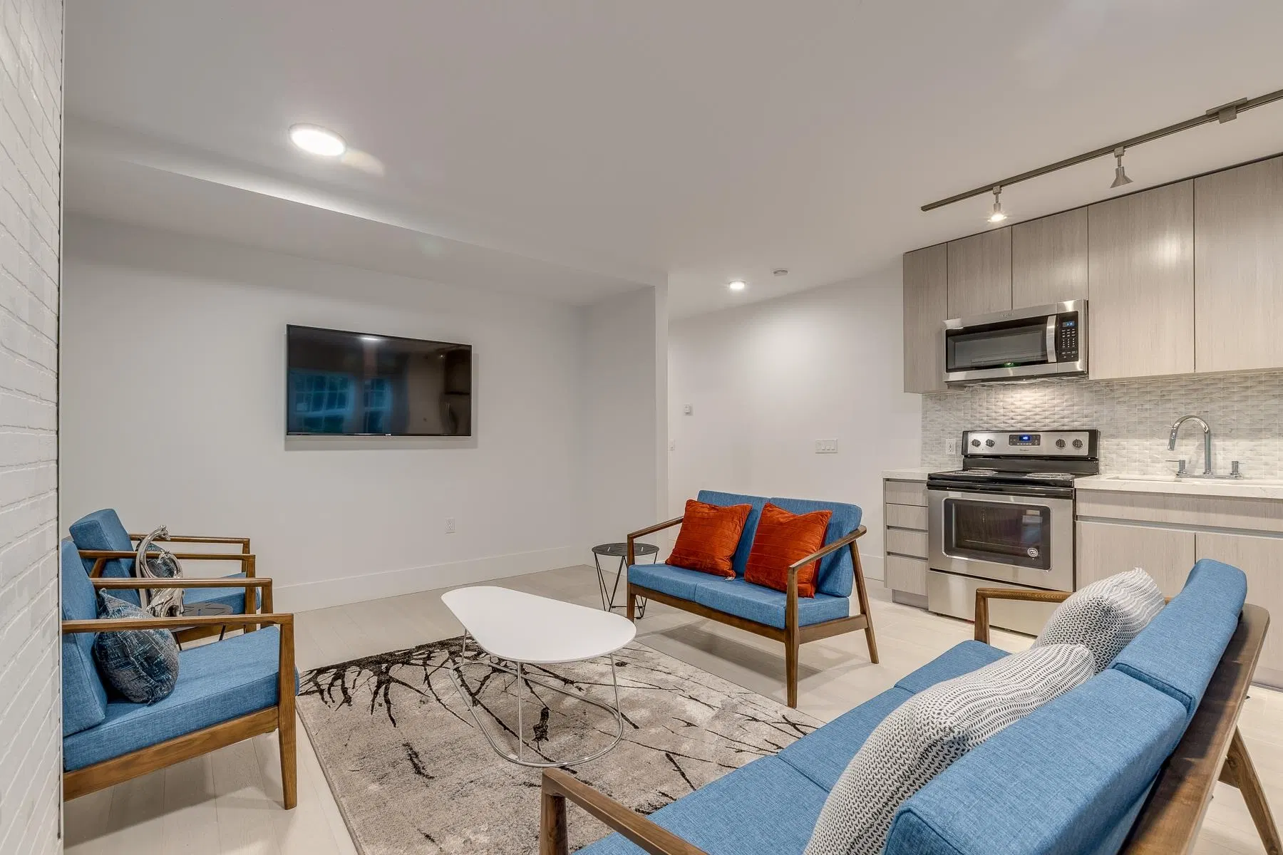Photo 5 of 22 at #101 – 1425 Haro Street