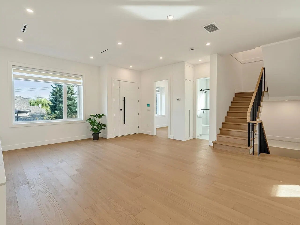 Photo 3 of 40 at #2 – 5337 Elsom Avenue