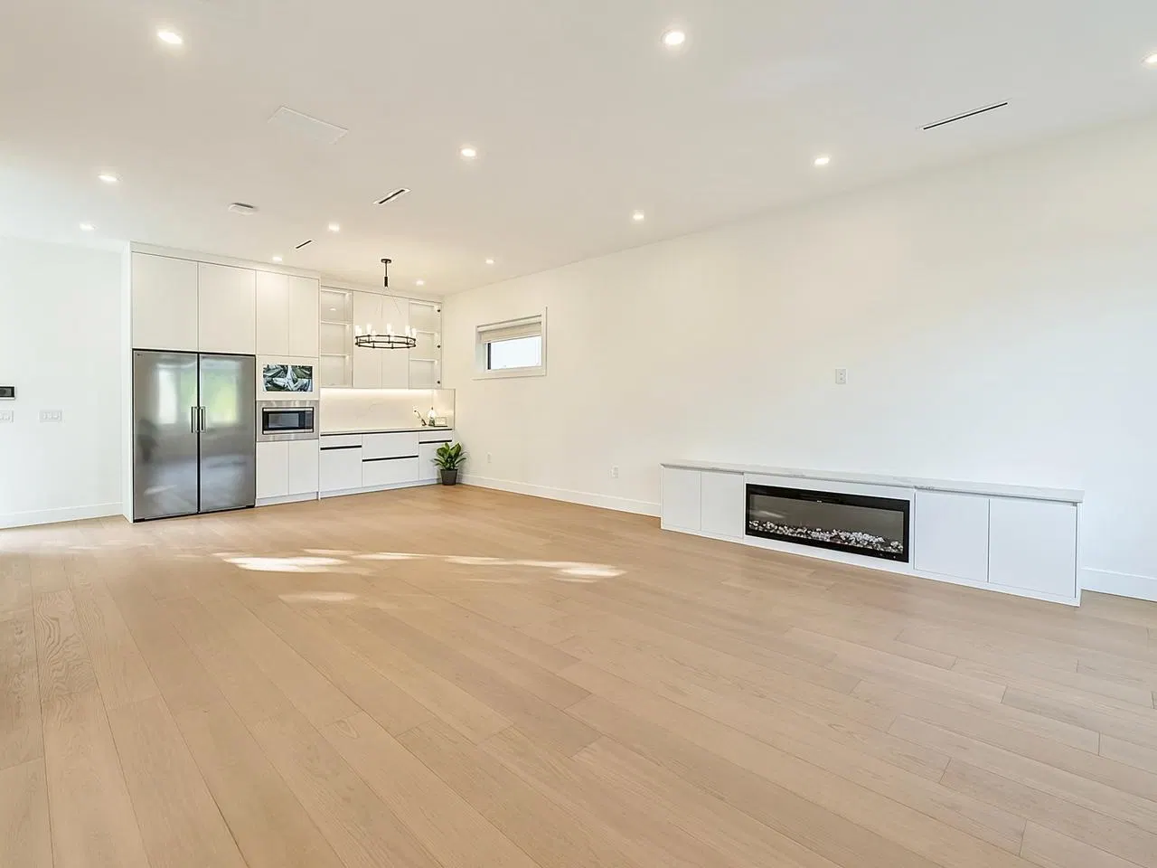 Photo 5 of 40 at #2 – 5337 Elsom Avenue