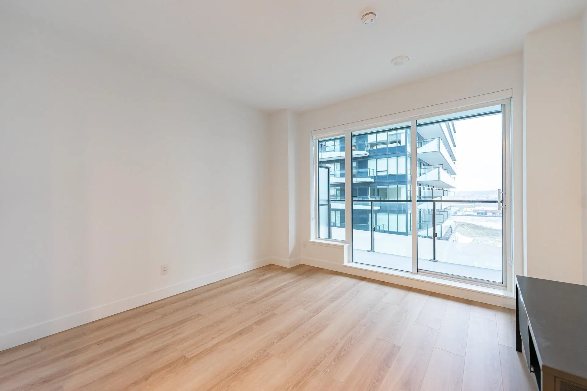 Photo 2 of 27 at #902 – 7977 Lansdowne Road
