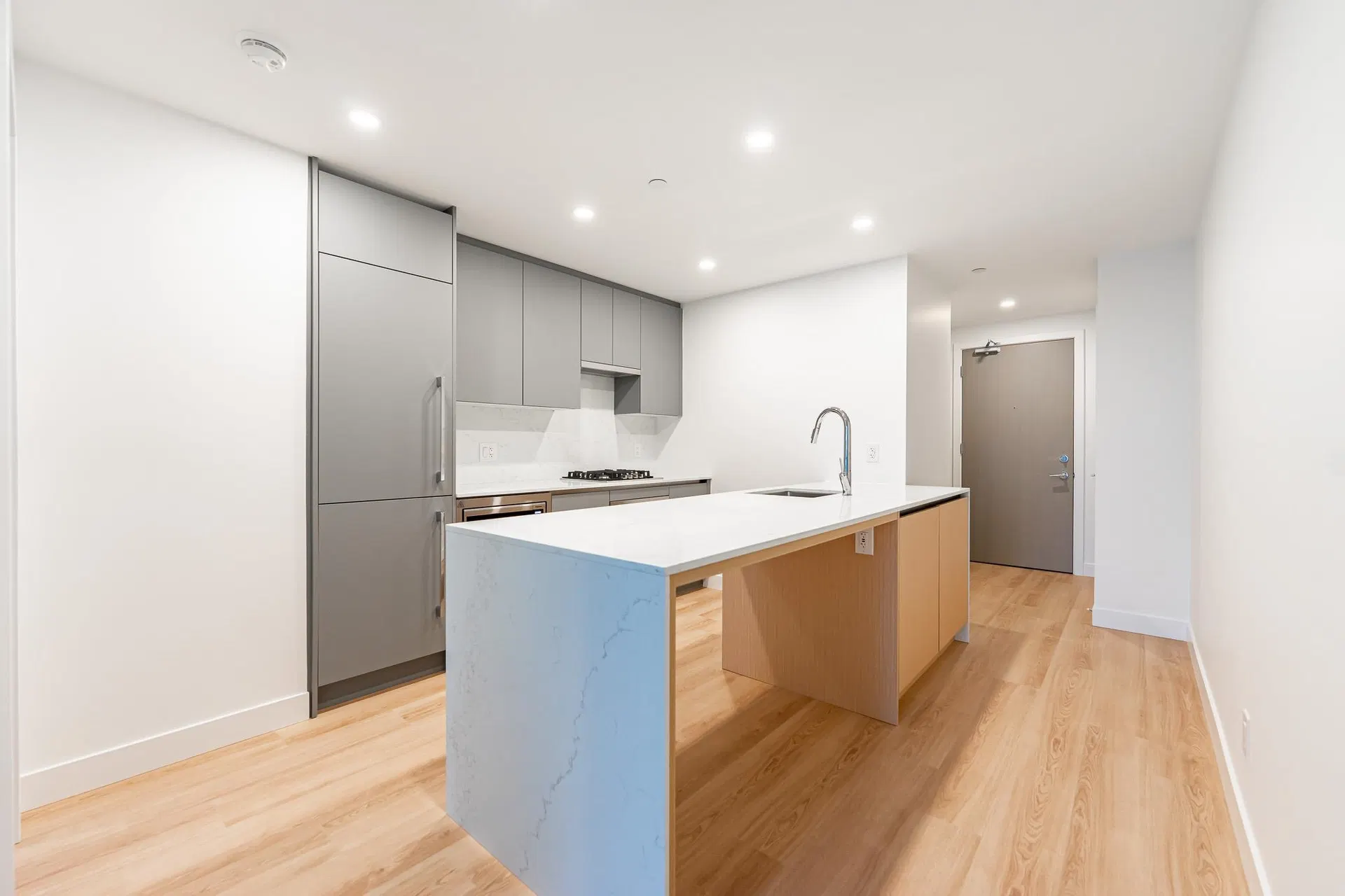 Photo 3 of 27 at #902 – 7977 Lansdowne Road
