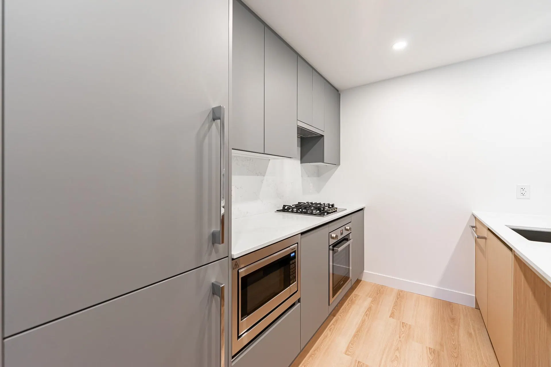 Photo 4 of 27 at #902 – 7977 Lansdowne Road