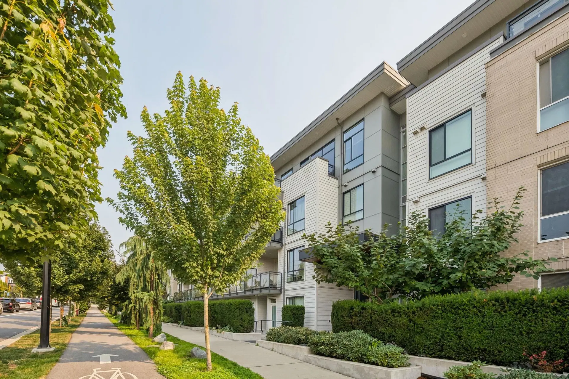 Photo 3 of 20 at #210 – 625 E 3rd Street