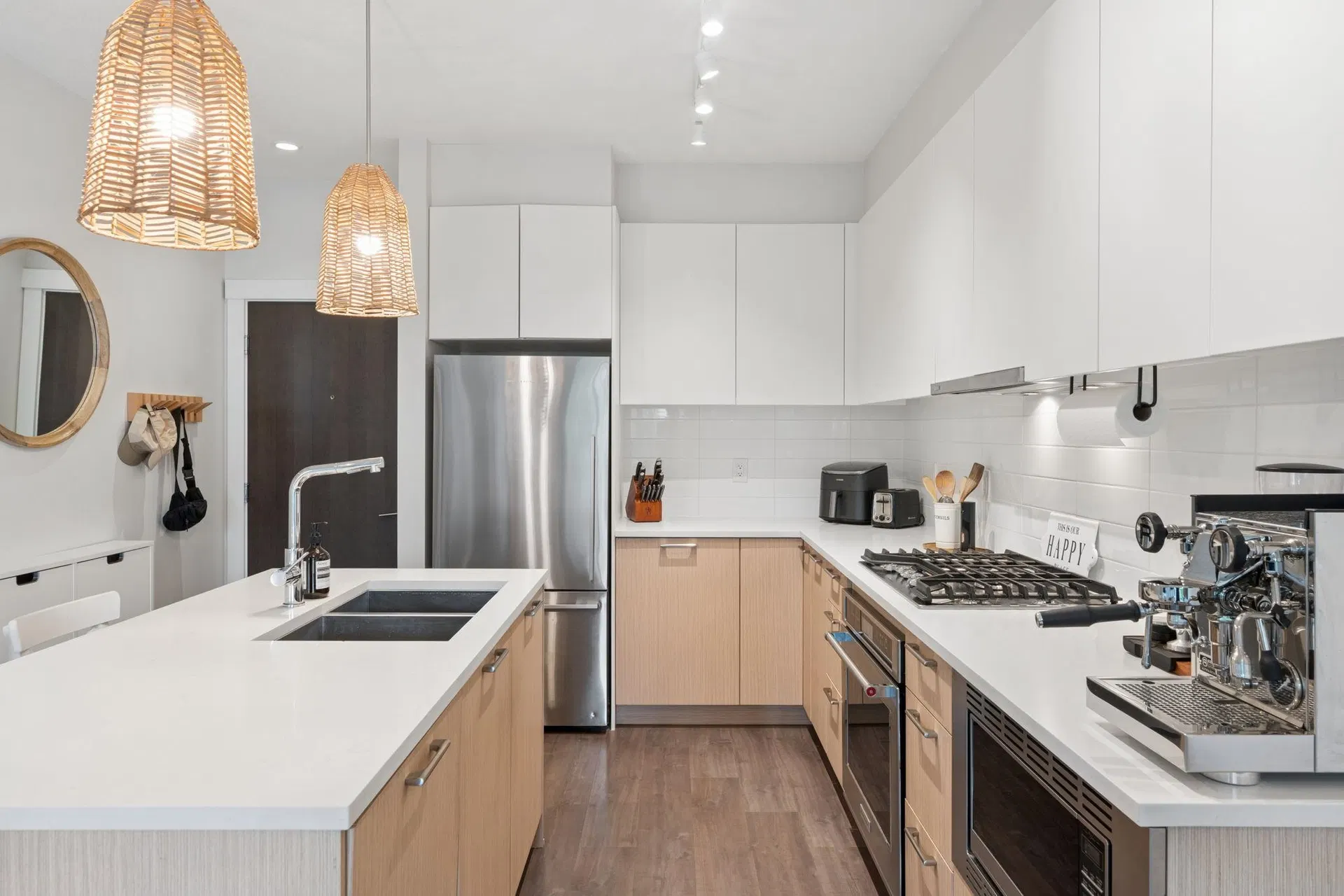 Photo 5 of 20 at #210 – 625 E 3rd Street