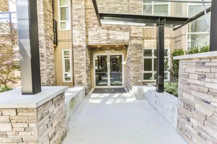 #406 – 2465 Wilson Avenue