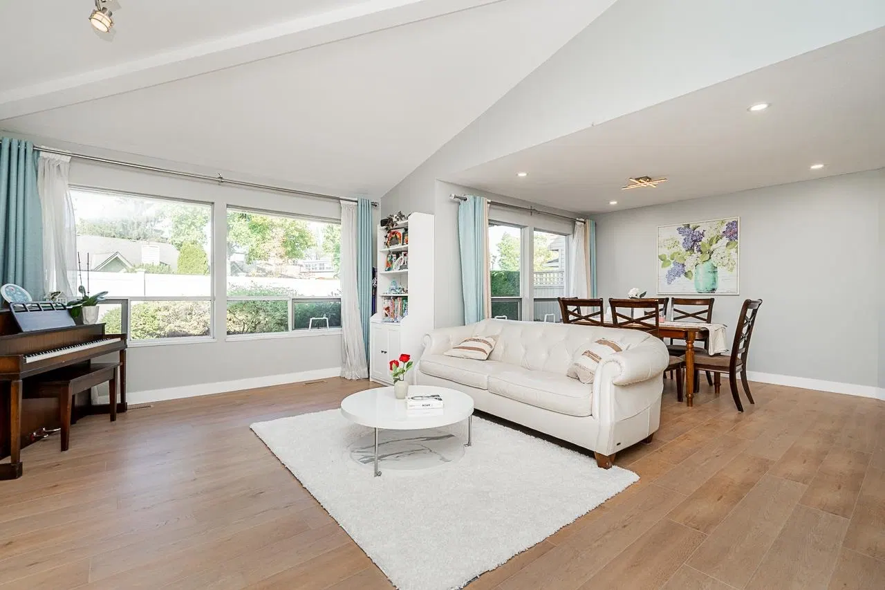 Photo 5 of 40 at #118 – 15121 19 Avenue