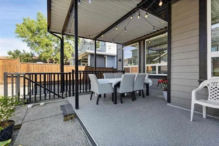 Photo 4 of 40 at 18585 56 Avenue