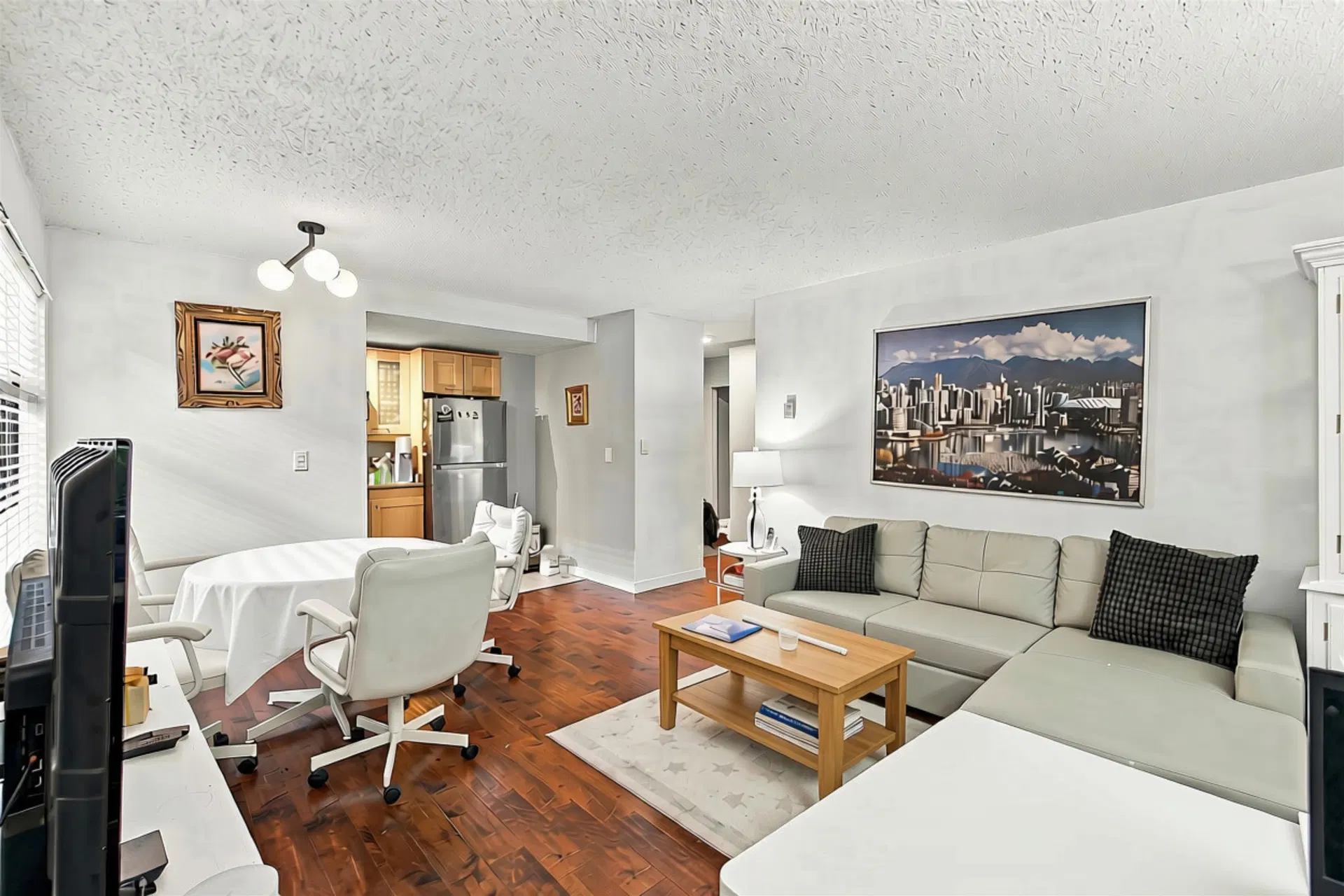 Photo 4 of 13 at #109 – 423 Agnes Street