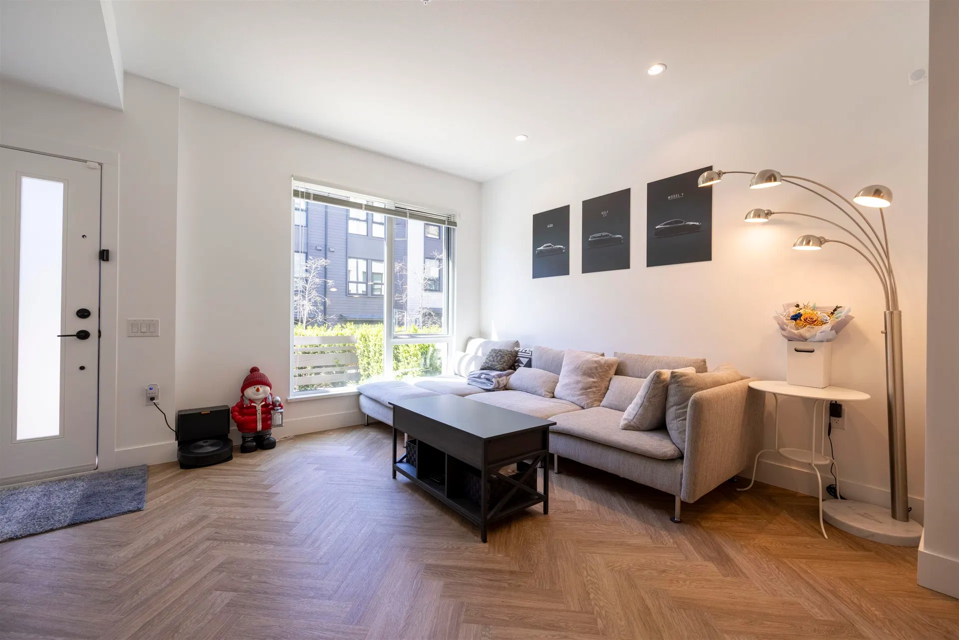 Photo 2 of 25 at #10 – 9278 Slopes Mews