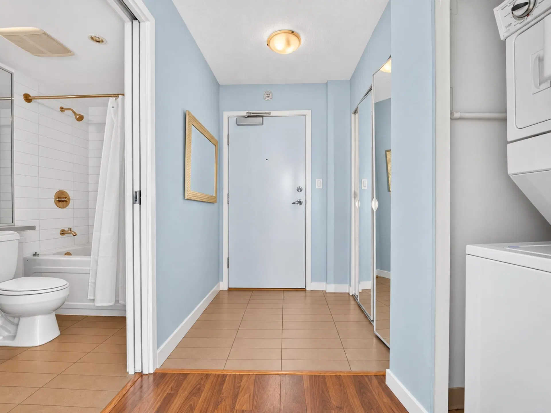 Photo 4 of 14 at #2508 – 233 Robson Street