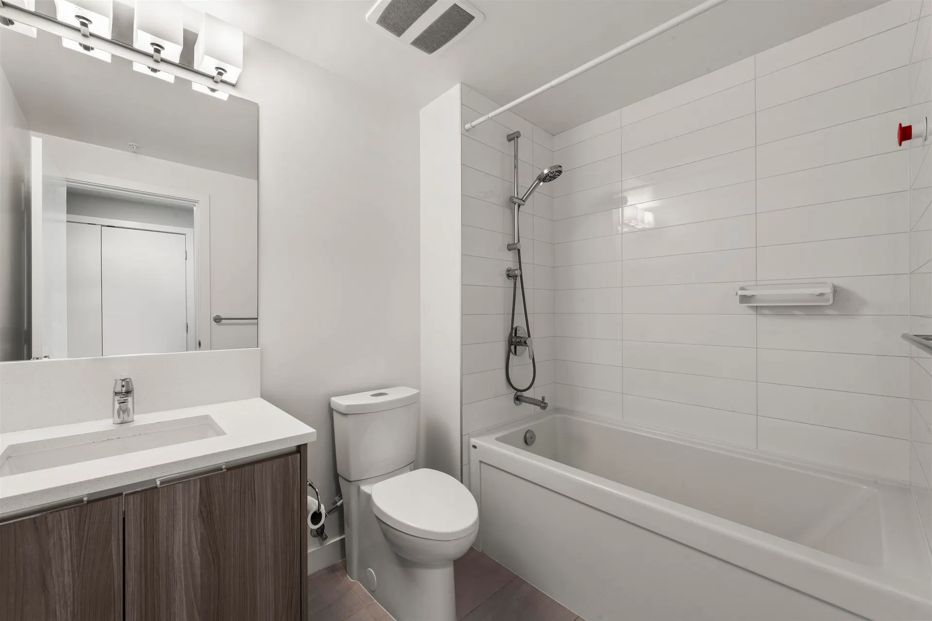 Photo 4 of 40 at #3705 – 4900 Lennox Lane