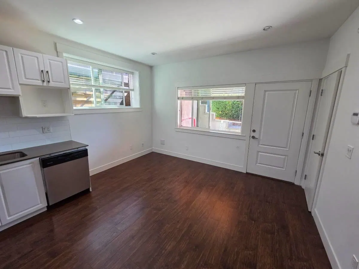 Photo 2 of 10 at Lower – 726 Delestre Avenue