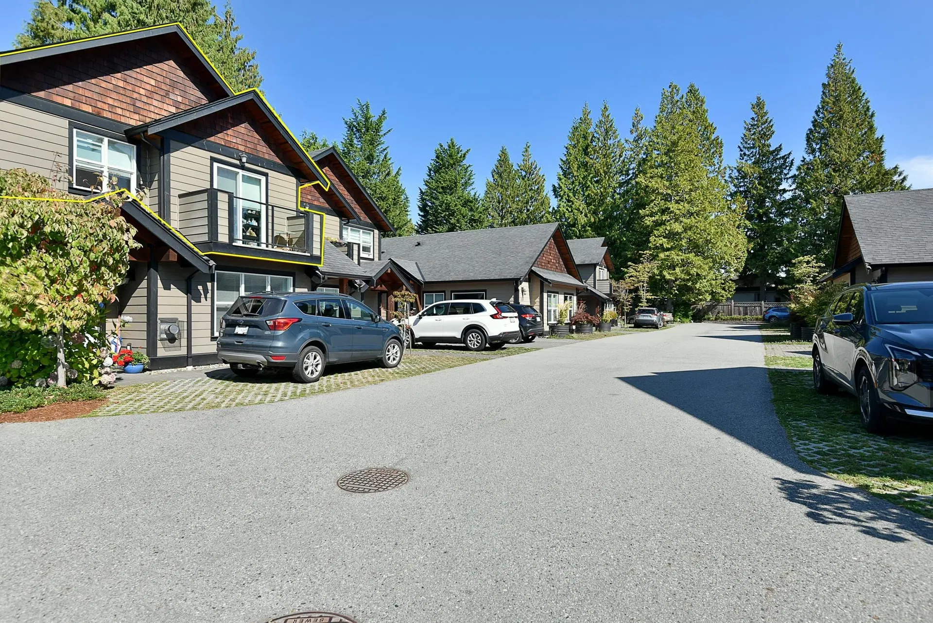 Photo 2 of 22 at #208 – 518 Shaw Road