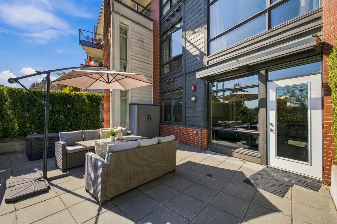 Photo 1 of 40 at #127 – 22 E Royal Avenue
