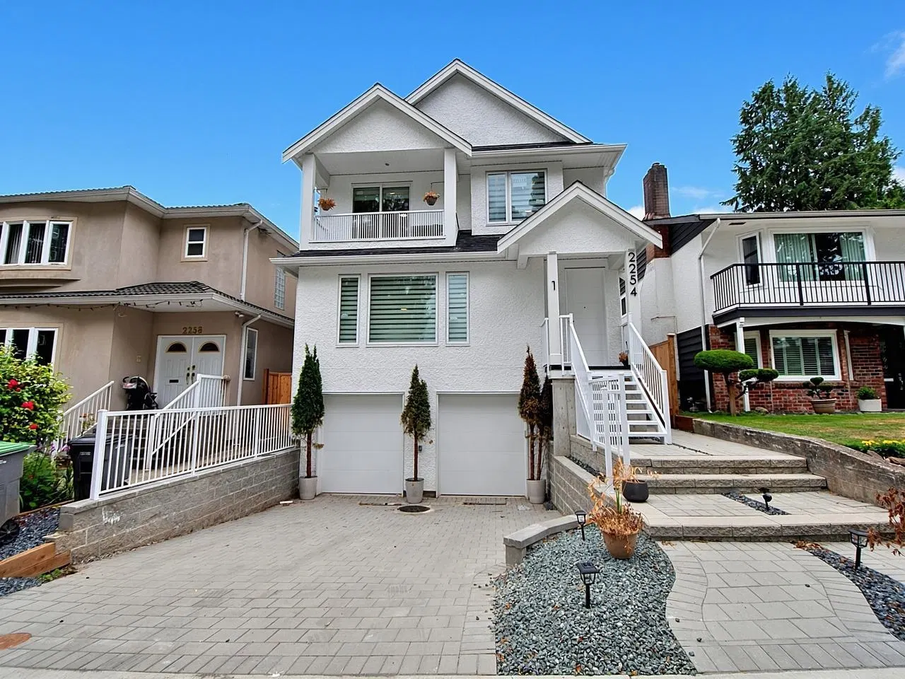 #2 – 2254 24th Avenue