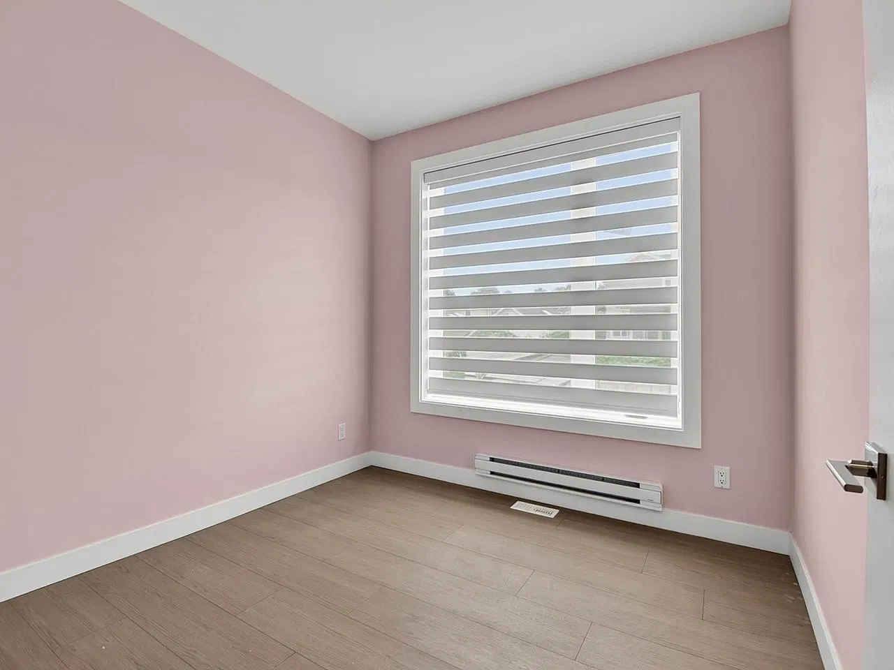 Photo 5 of 10 at #2 – 2254 E 24th Avenue