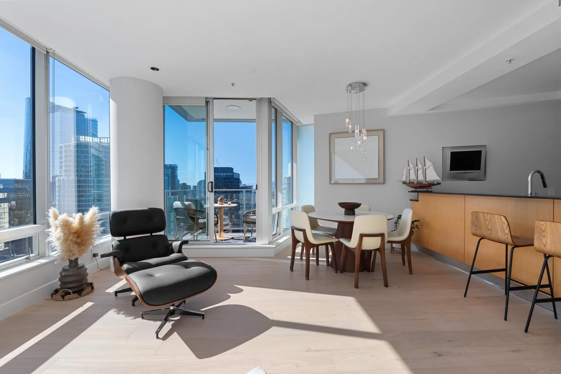 Photo 5 of 37 at #2605 – 1077 W Cordova Street