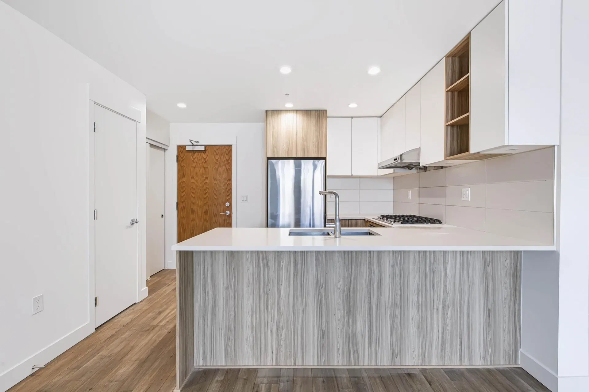 Photo 4 of 26 at #406 – 750 Dogwood Street