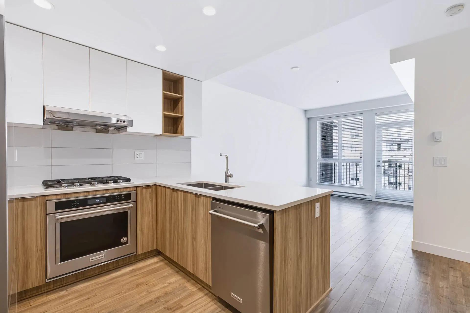 Photo 5 of 26 at #406 – 750 Dogwood Street