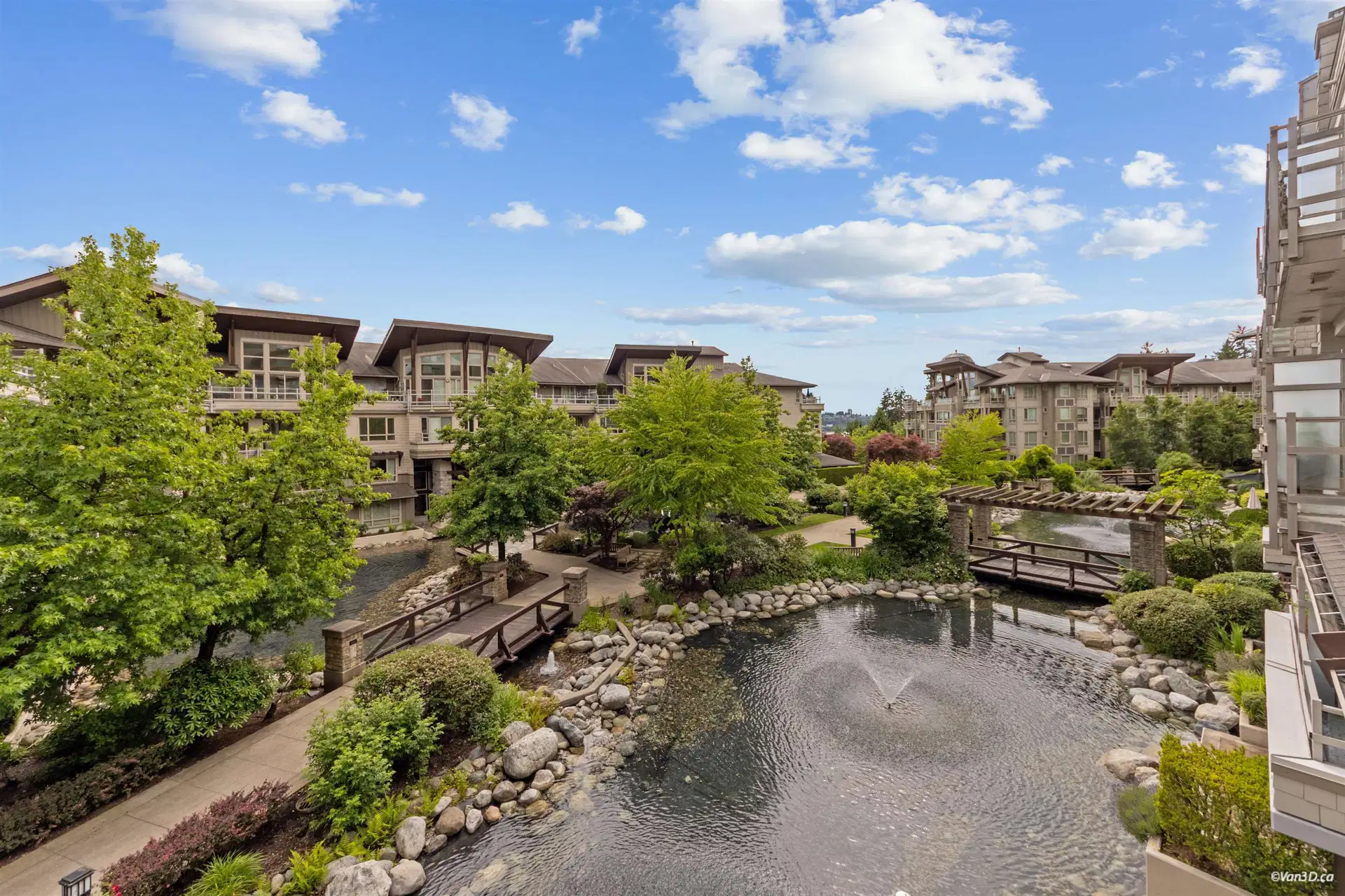 #319 – 580 Raven Woods Drive