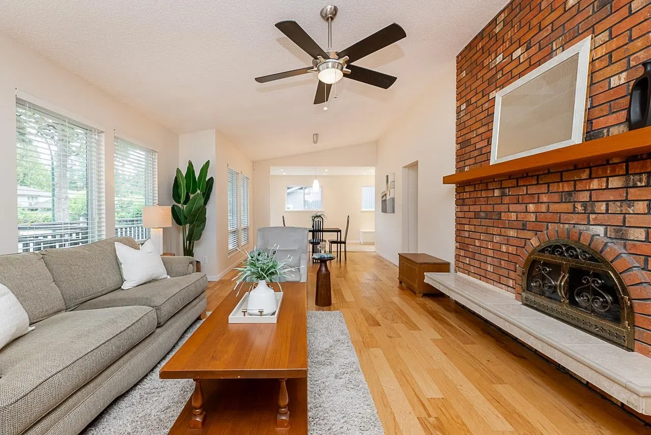 Photo 5 of 37 at 6115 Sunwood Drive