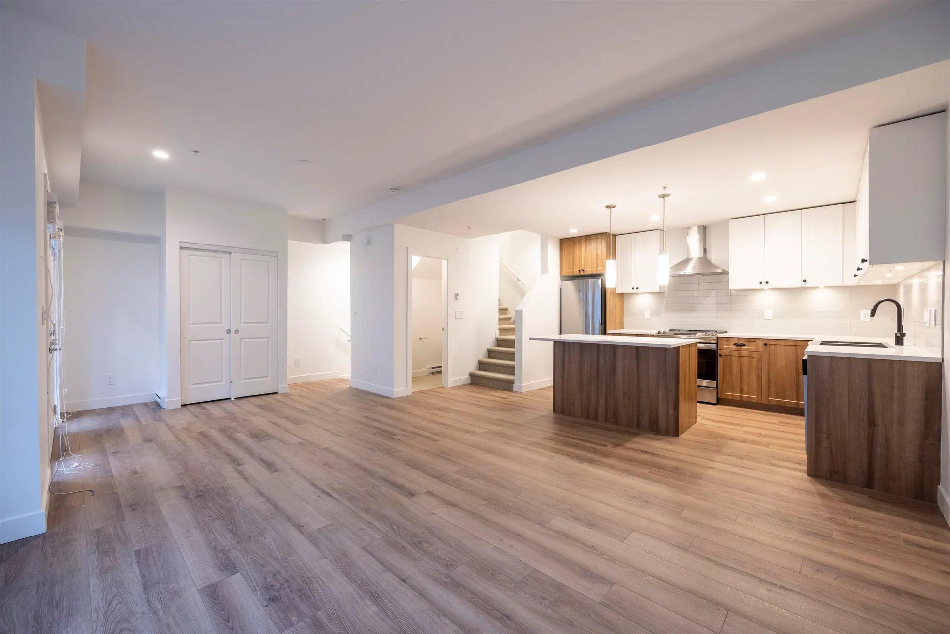 Photo 3 of 27 at #81 – 20487 65 Avenue