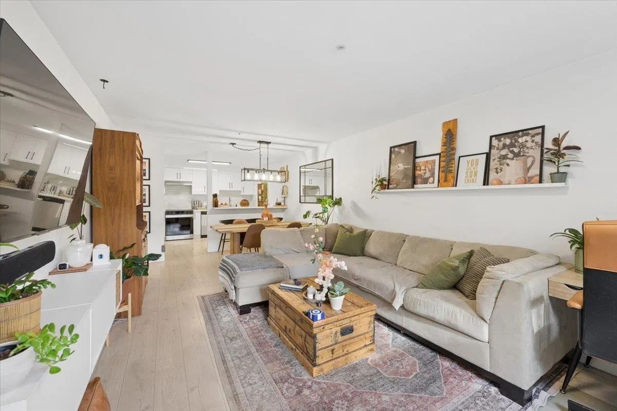 Photo 2 of 24 at #121 – 3 Rialto Court