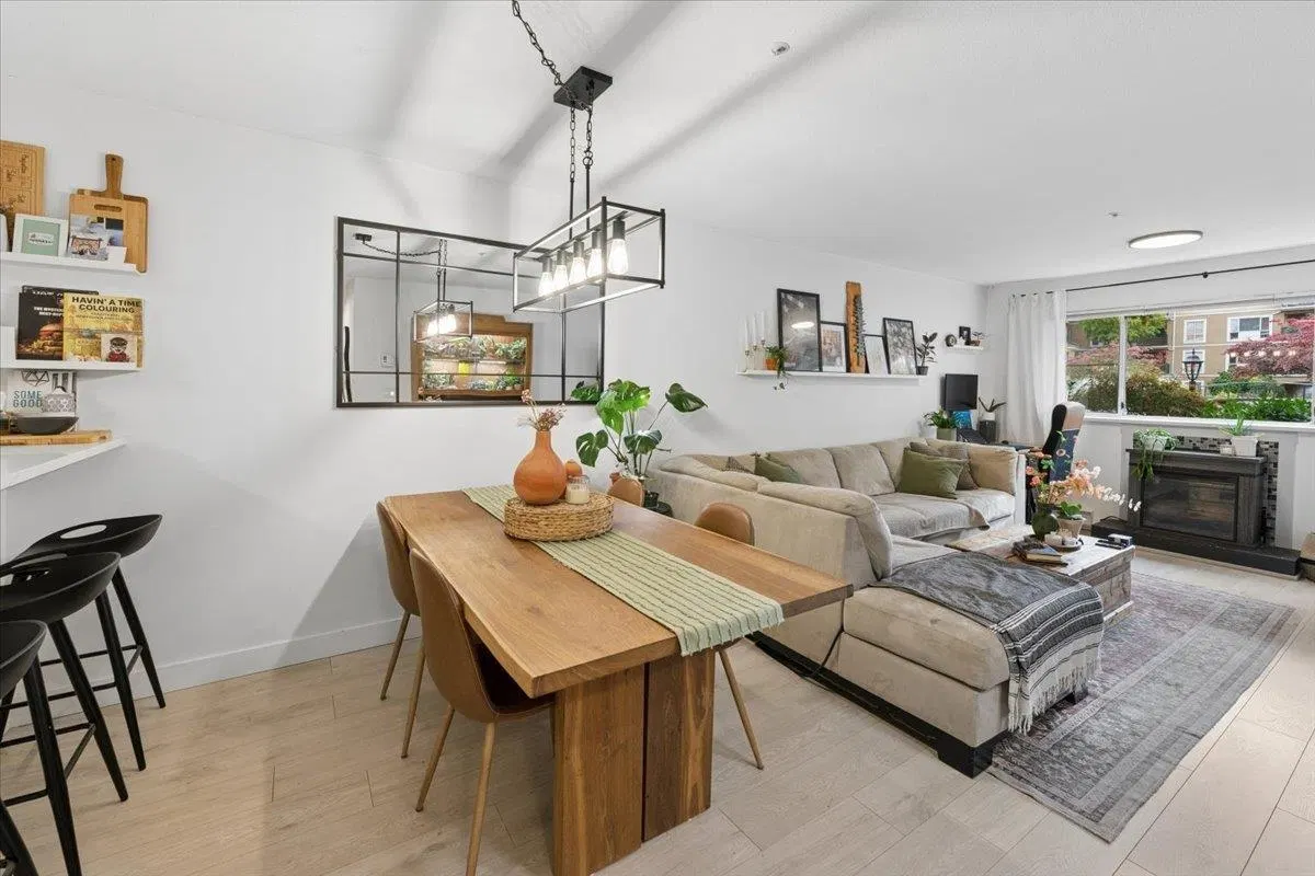 Photo 3 of 24 at #121 – 3 Rialto Court
