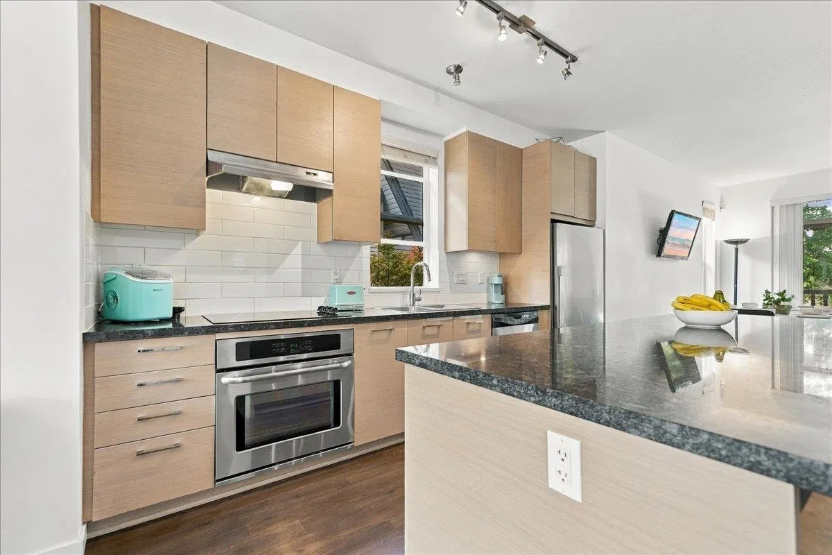 Photo 4 of 35 at #51 – 10489 Delsom Crescent