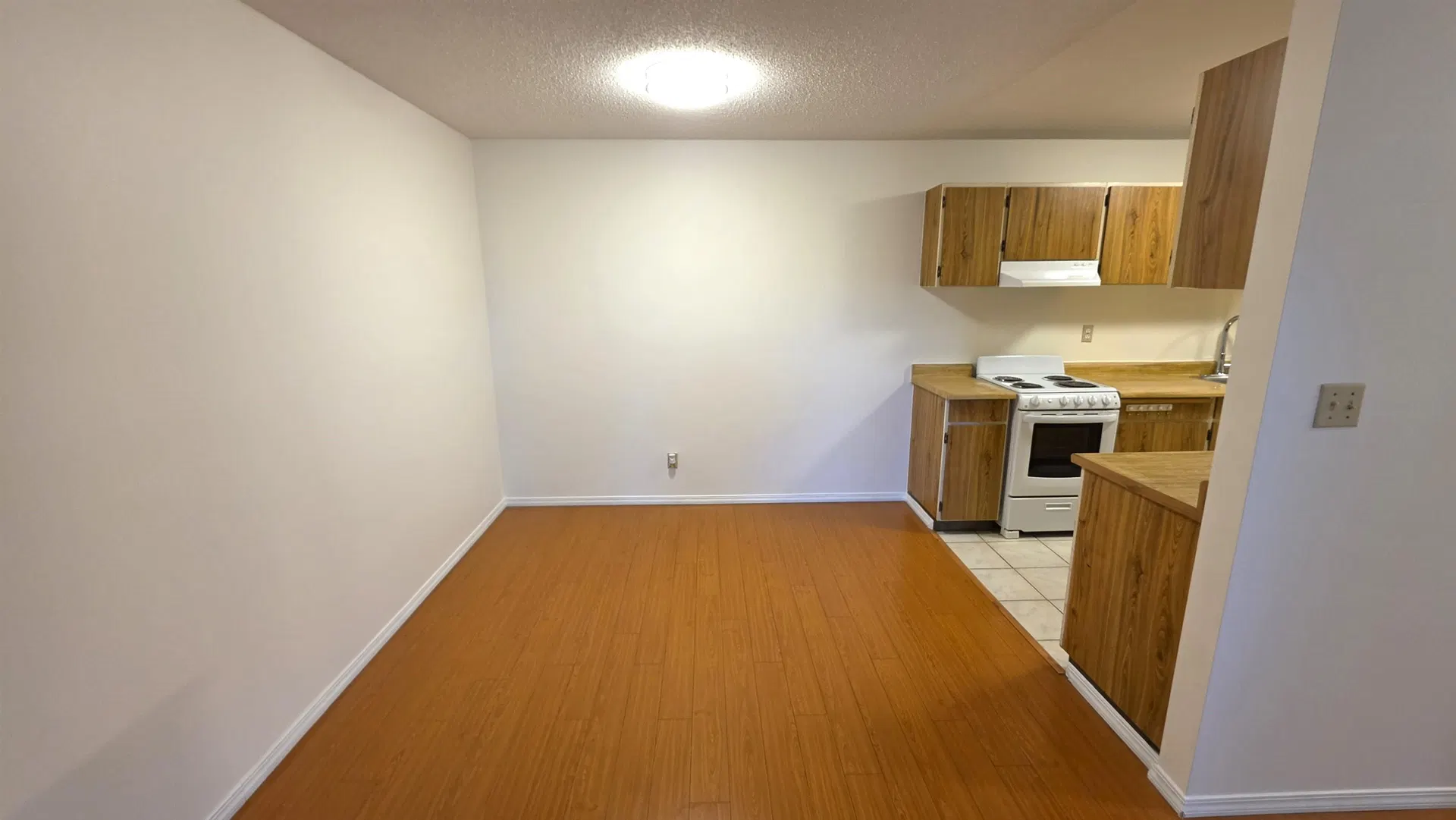 Photo 5 of 16 at #312 – 8391 Bennett Road