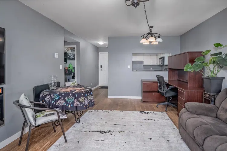 Photo 4 of 18 at #113 – 918 Roderick Avenue