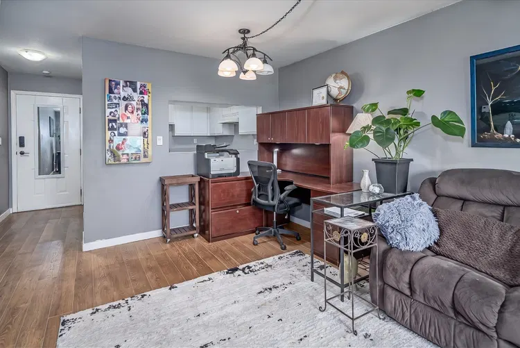 Photo 5 of 18 at #113 – 918 Roderick Avenue
