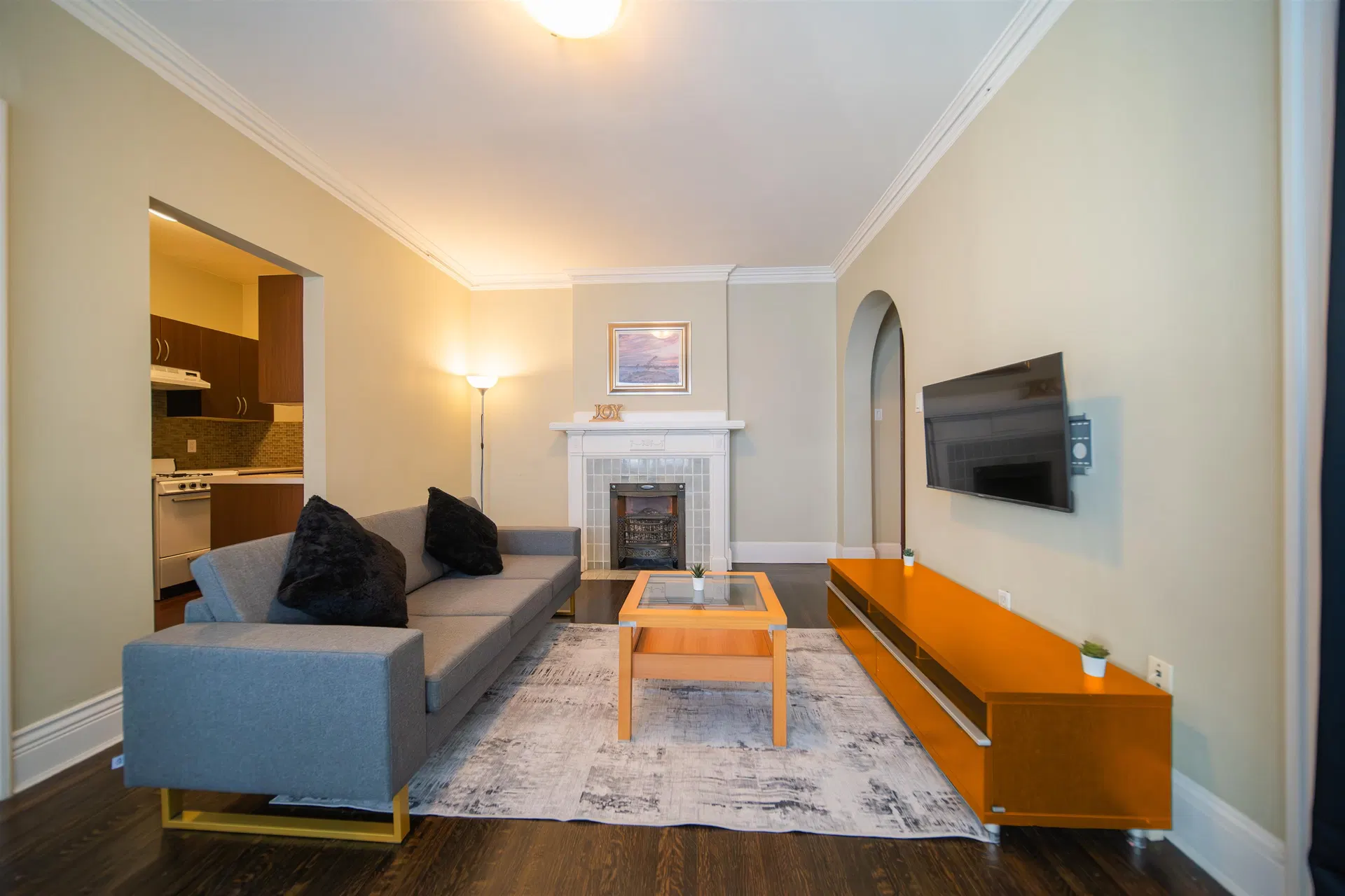 Photo 2 of 13 at #4 – 935 Jervis Street