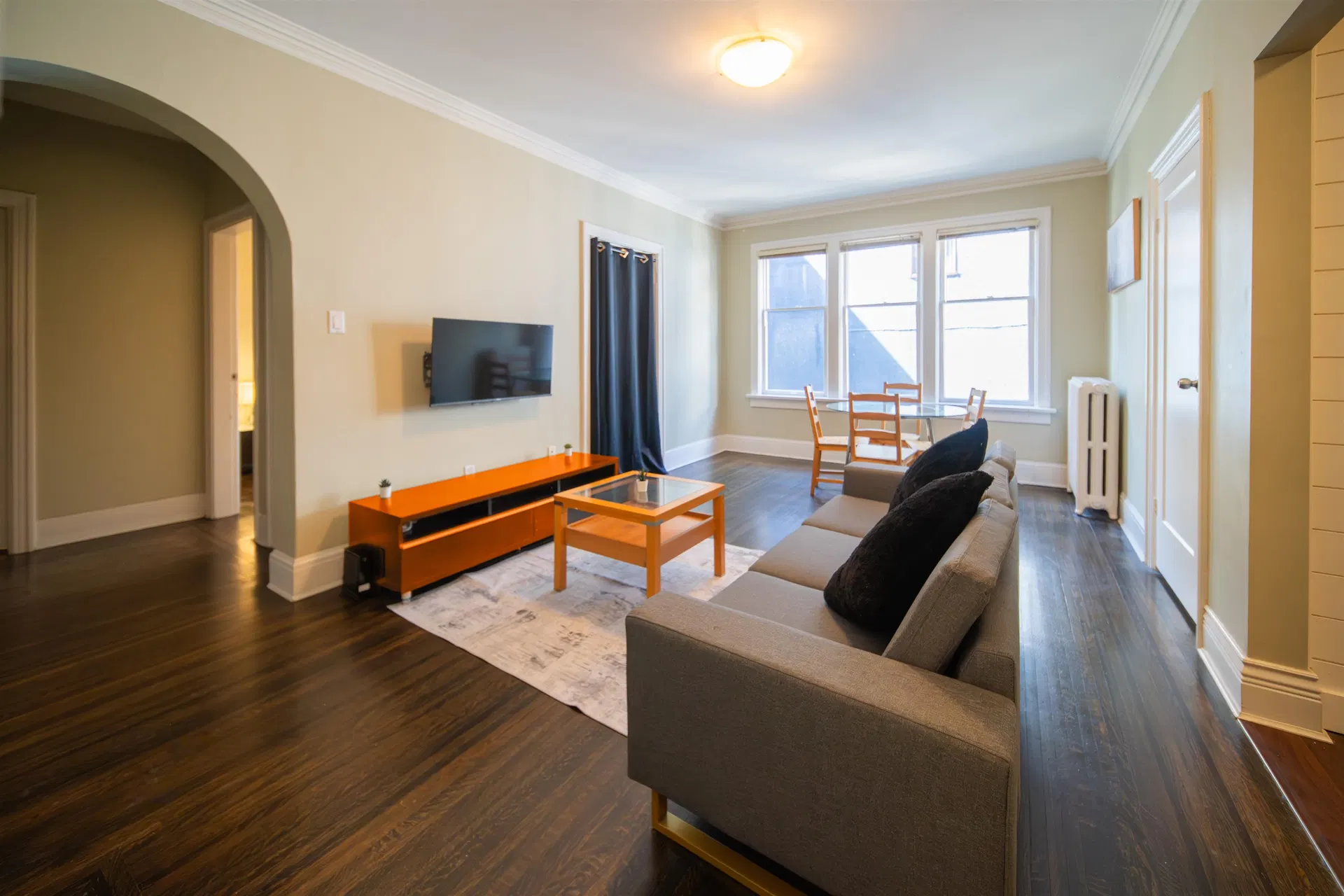 Photo 5 of 13 at #4 – 935 Jervis Street