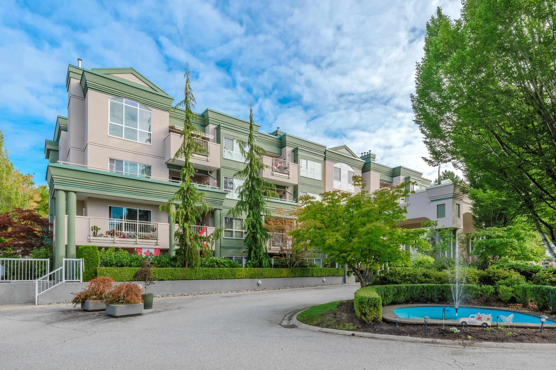 Photo 1 of 40 at #303 – 13870 70 Avenue