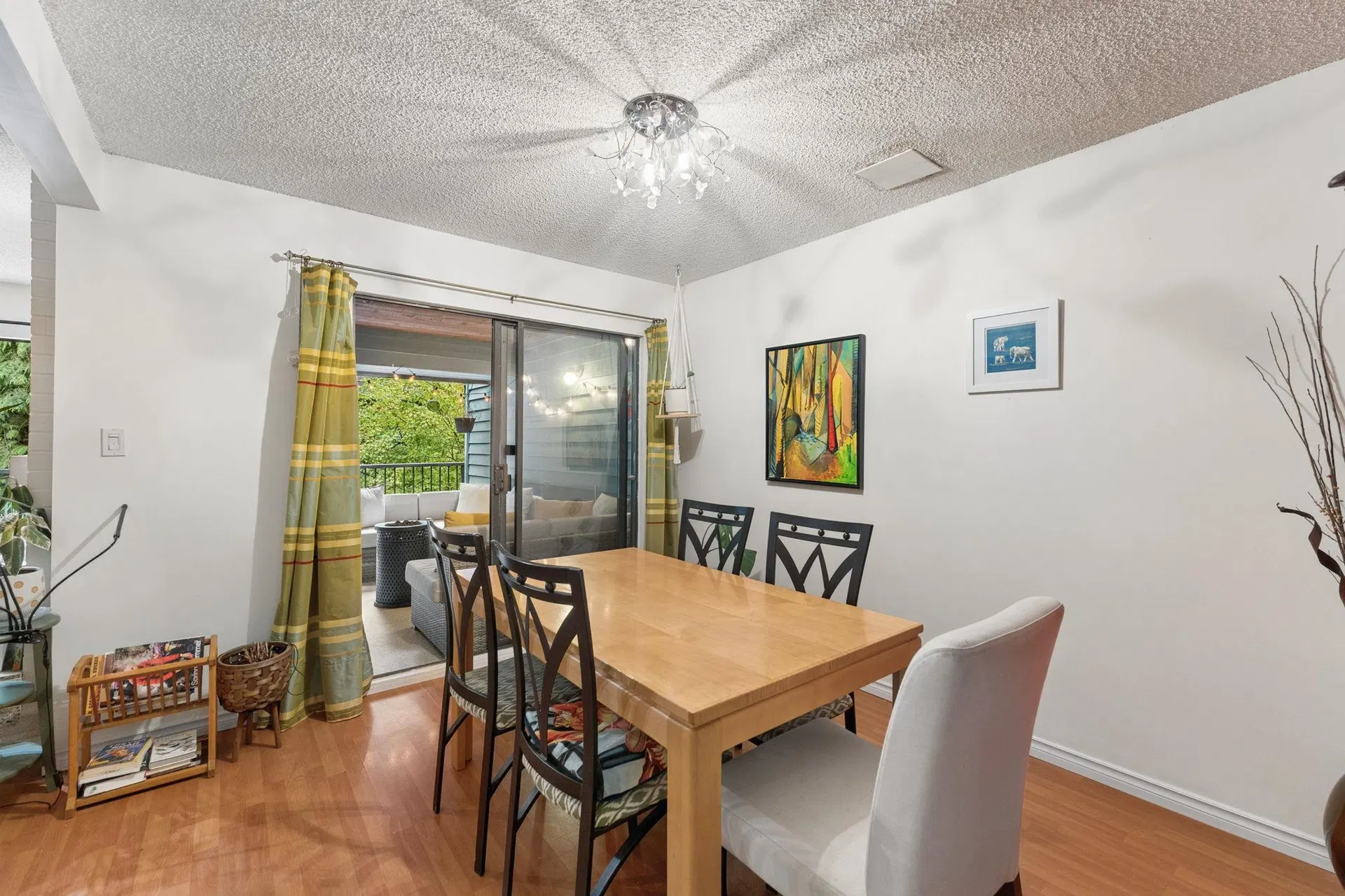 Photo 5 of 29 at 834 Hendecourt Road