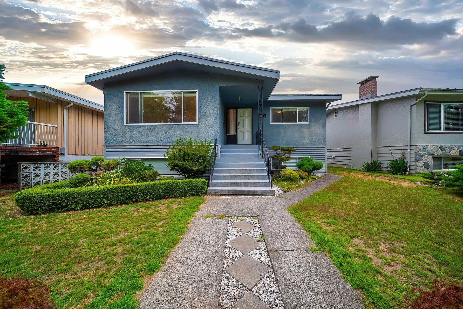 Photo 1 of 34 at 3063 Rosemont Drive