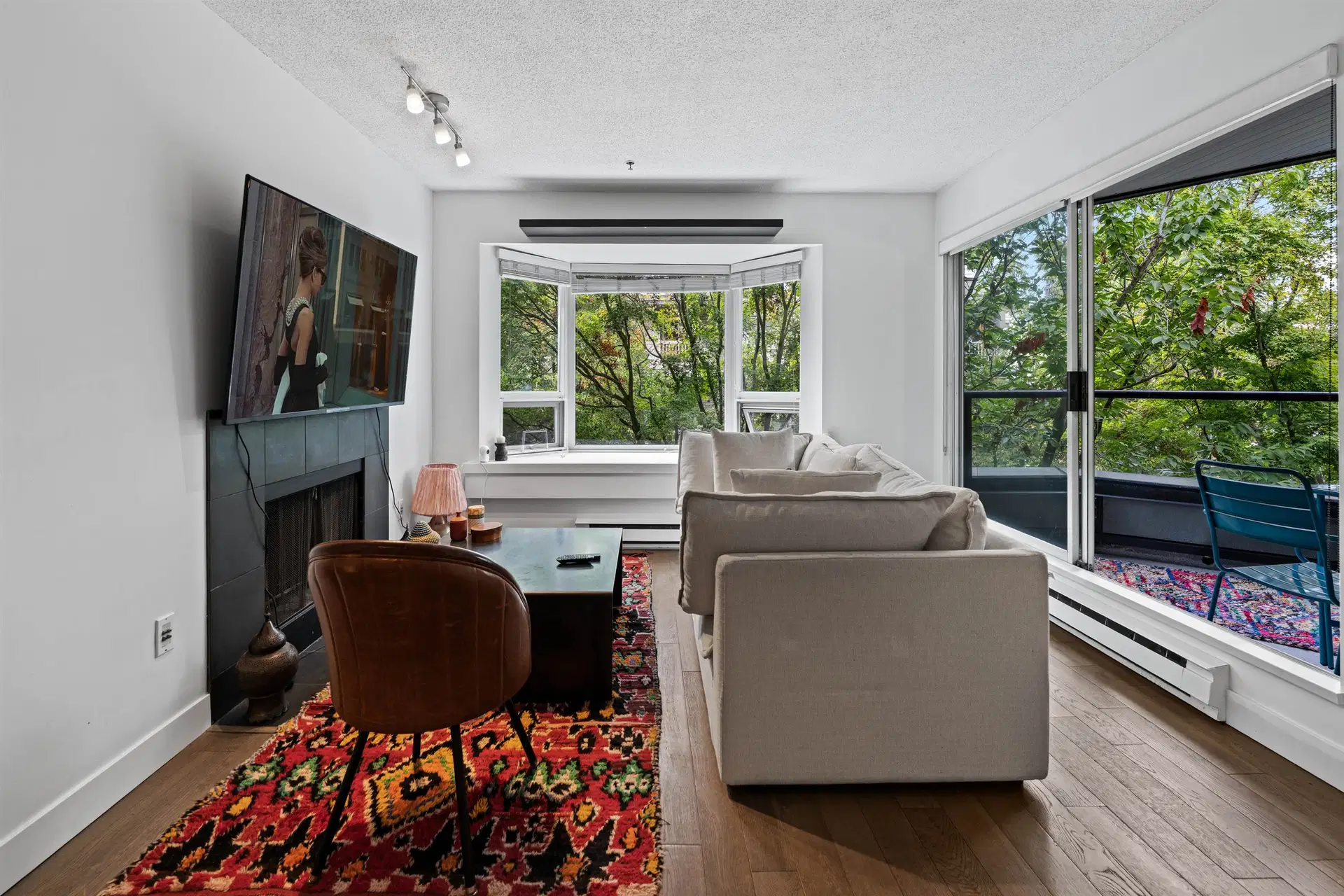 #304 – 1925 2nd Avenue