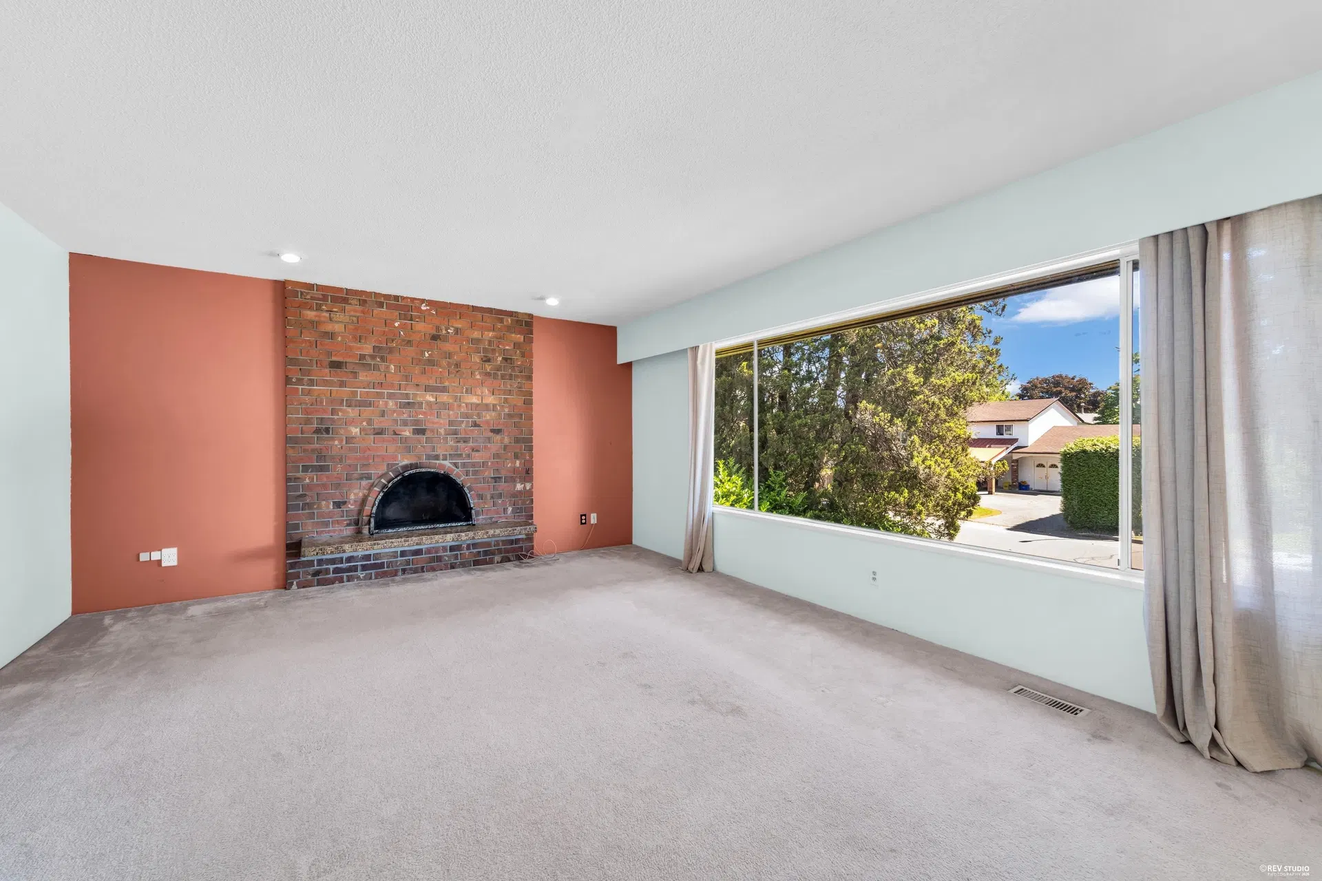 Photo 5 of 40 at 9091 Ash Street