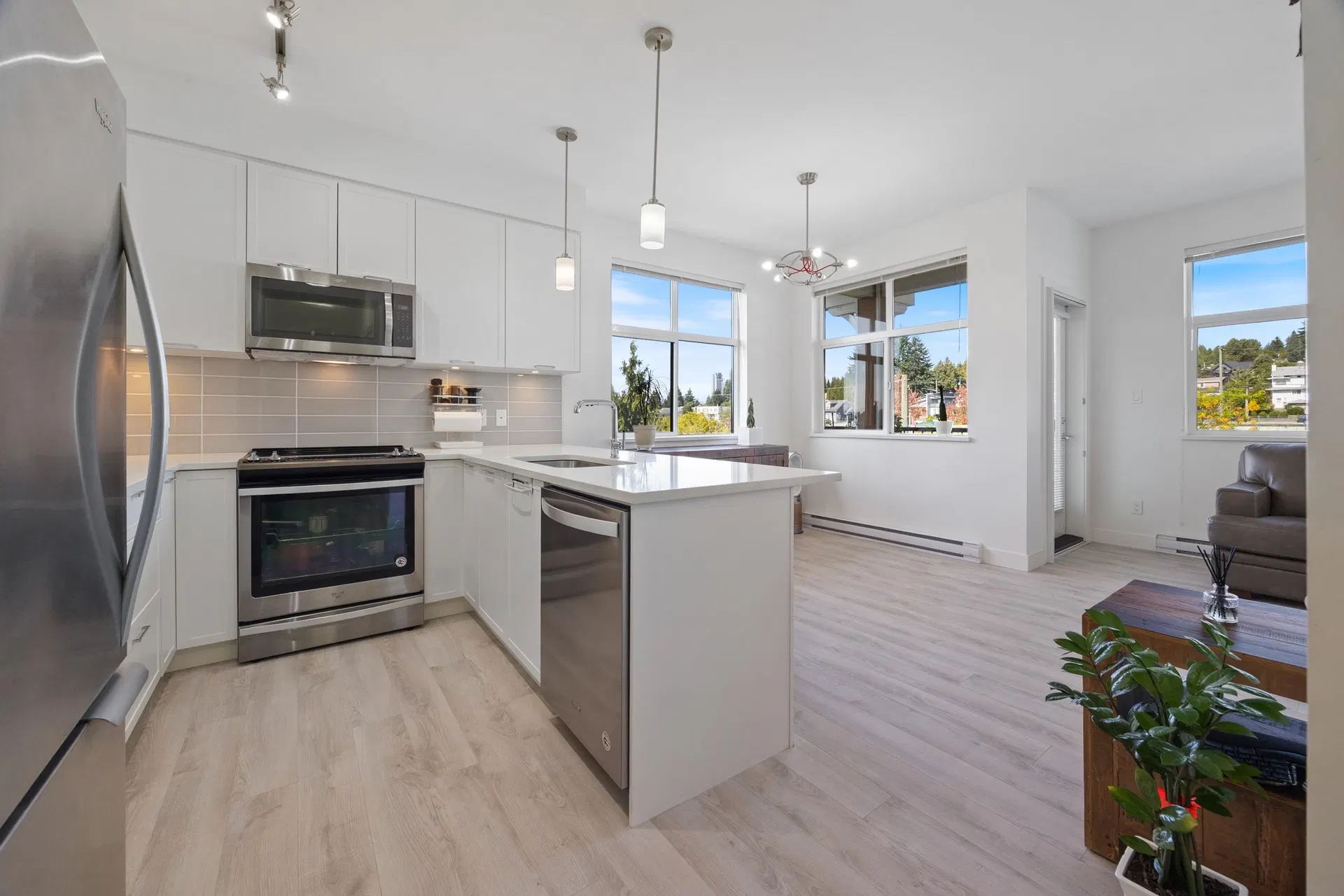 Photo 2 of 28 at #417 – 828 Gauthier Avenue