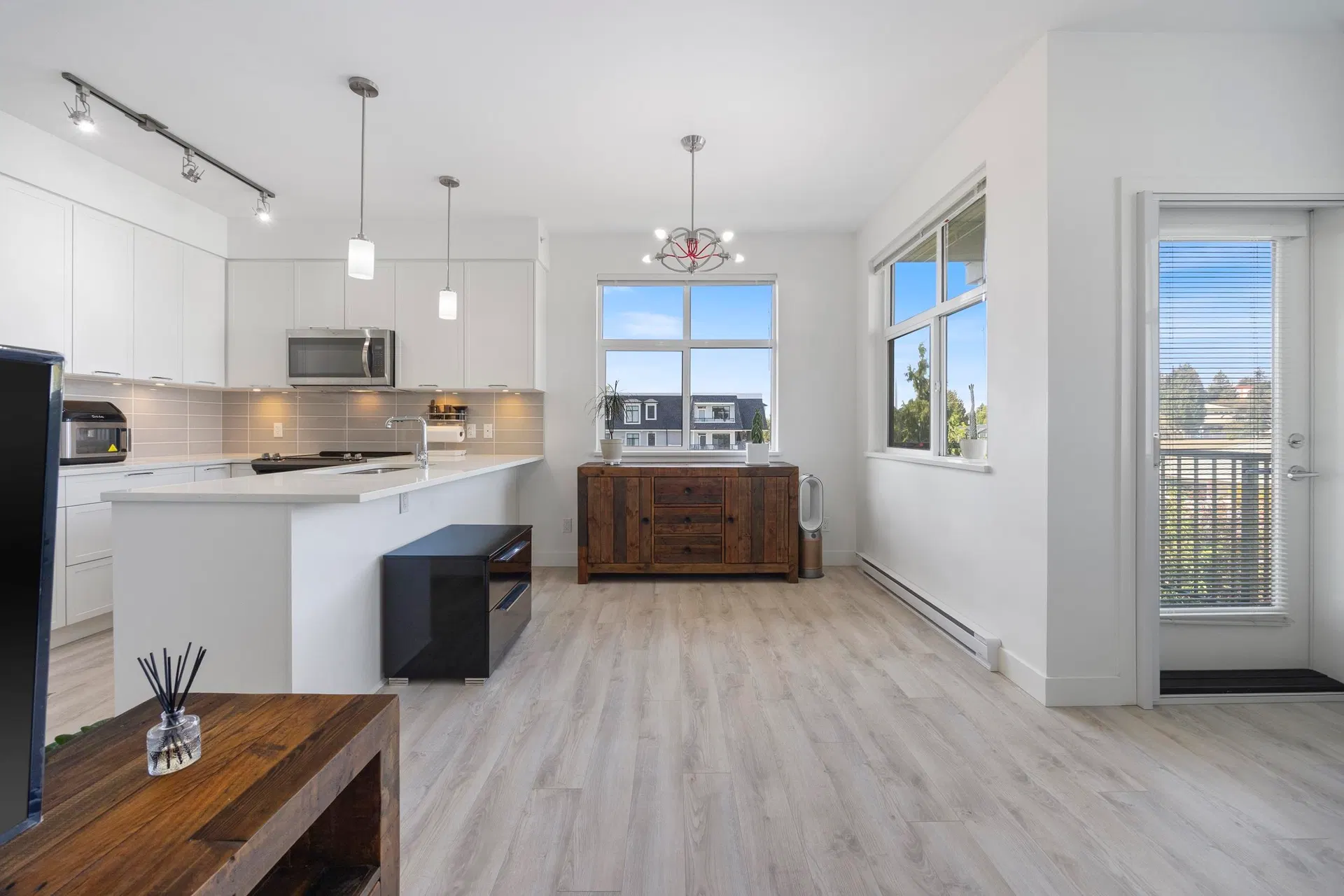 Photo 4 of 28 at #417 – 828 Gauthier Avenue