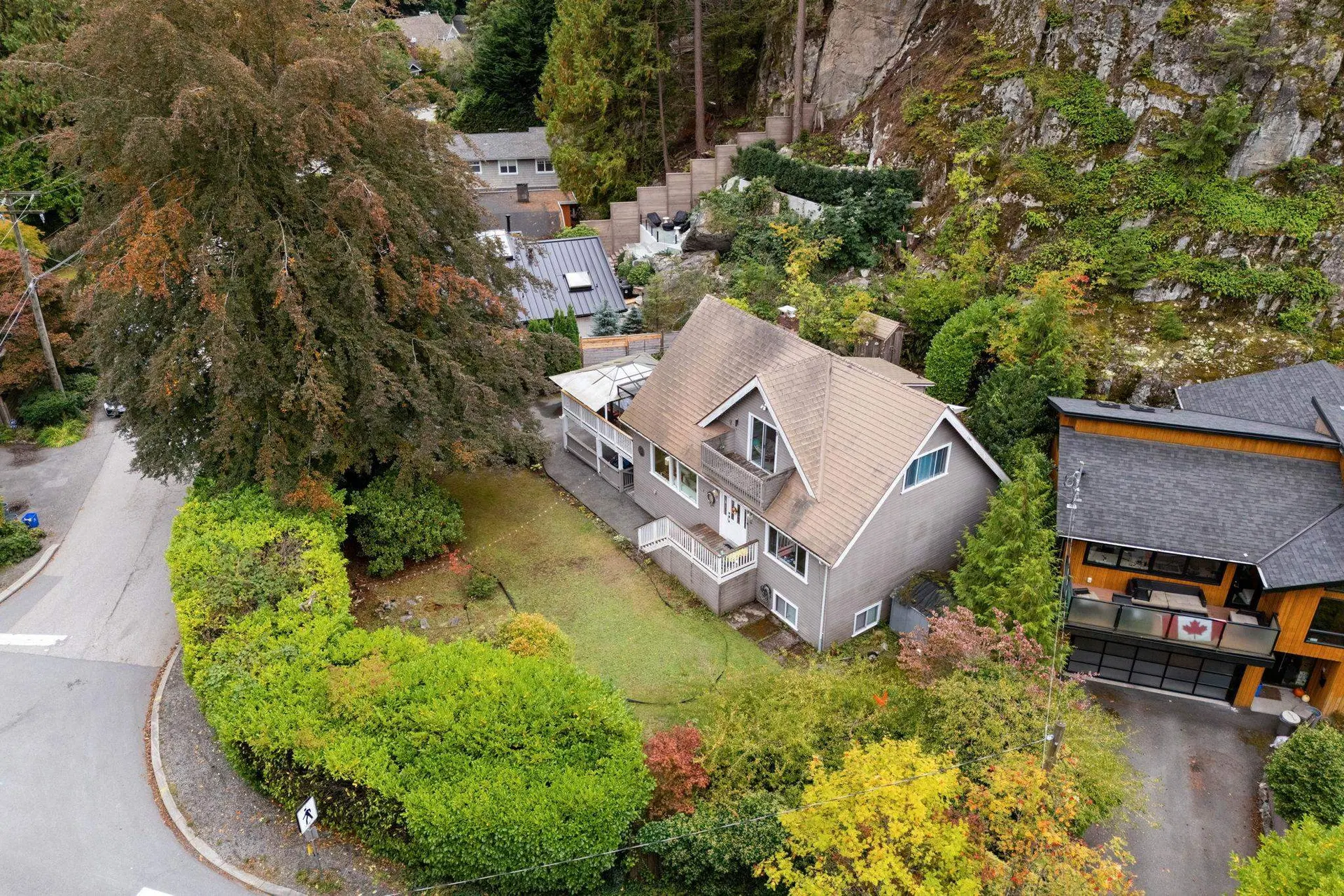Photo 2 of 40 at 5607 Eagle Harbour Road