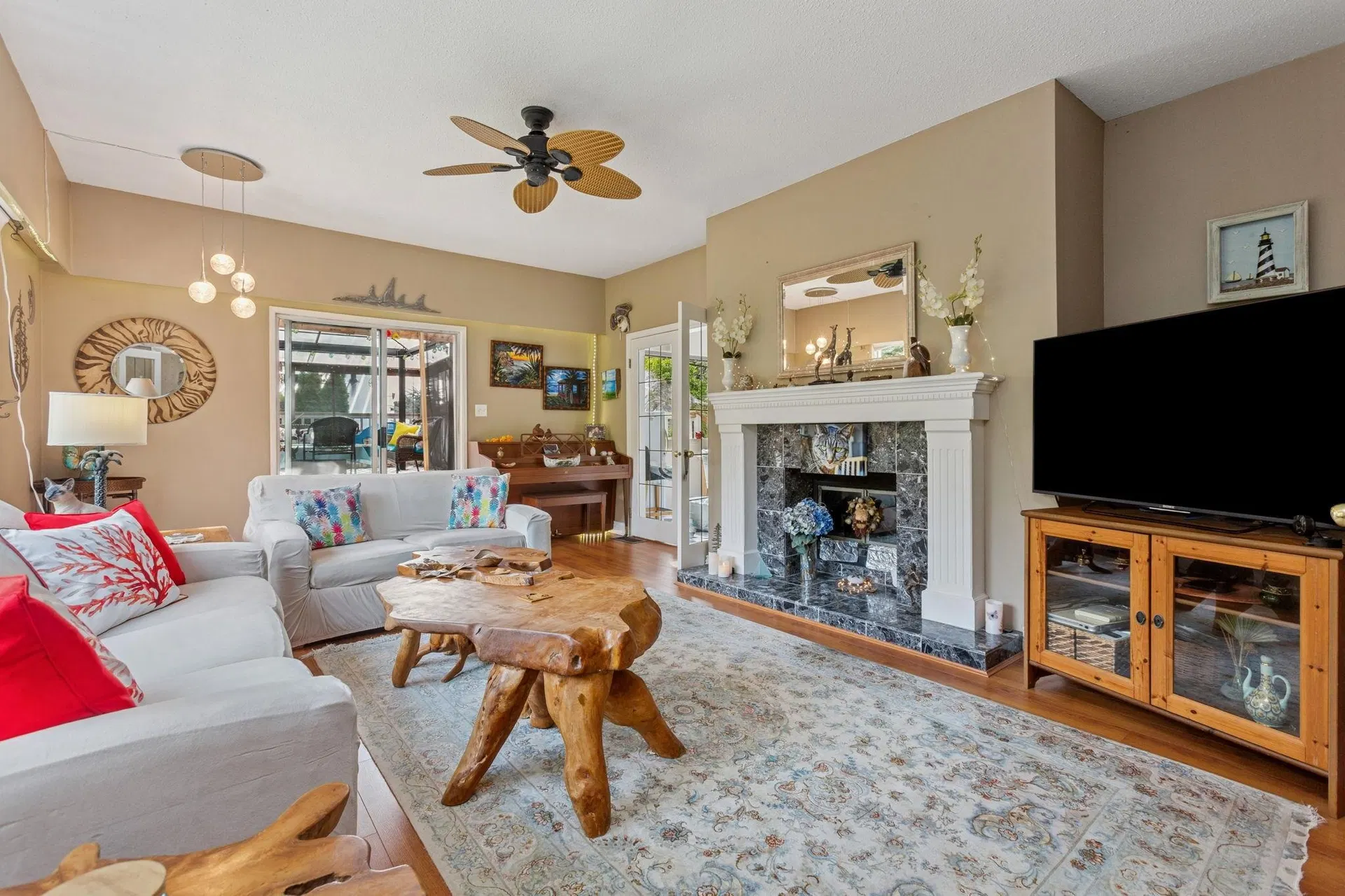 Photo 5 of 40 at 5607 Eagle Harbour Road