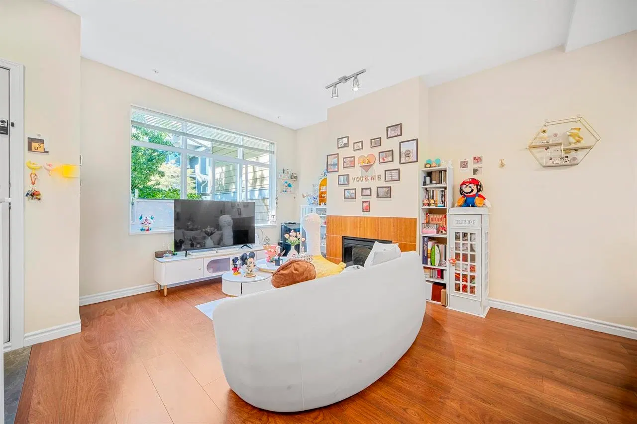 Photo 4 of 19 at #80 – 6878 Southpoint Drive