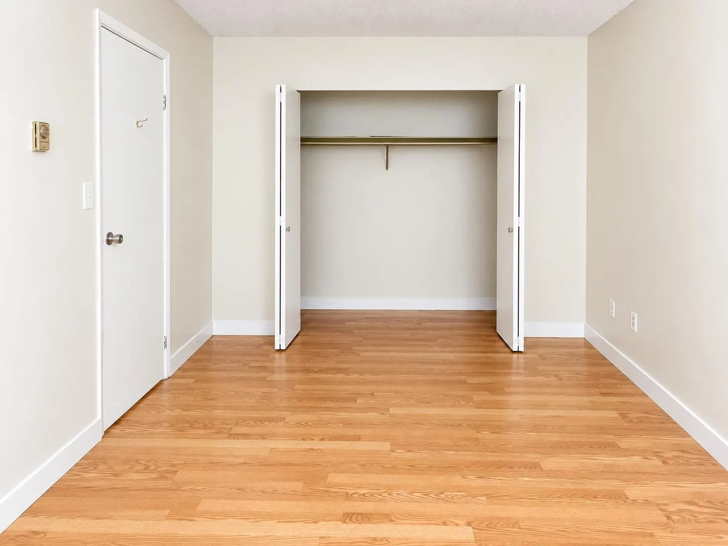 Photo 5 of 14 at #205 – 8231 Granville Avenue