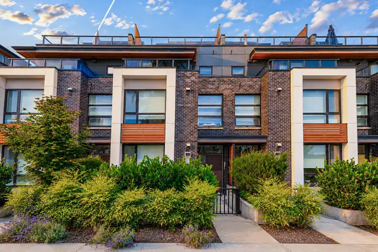 #302 – 6085 Irmin Street