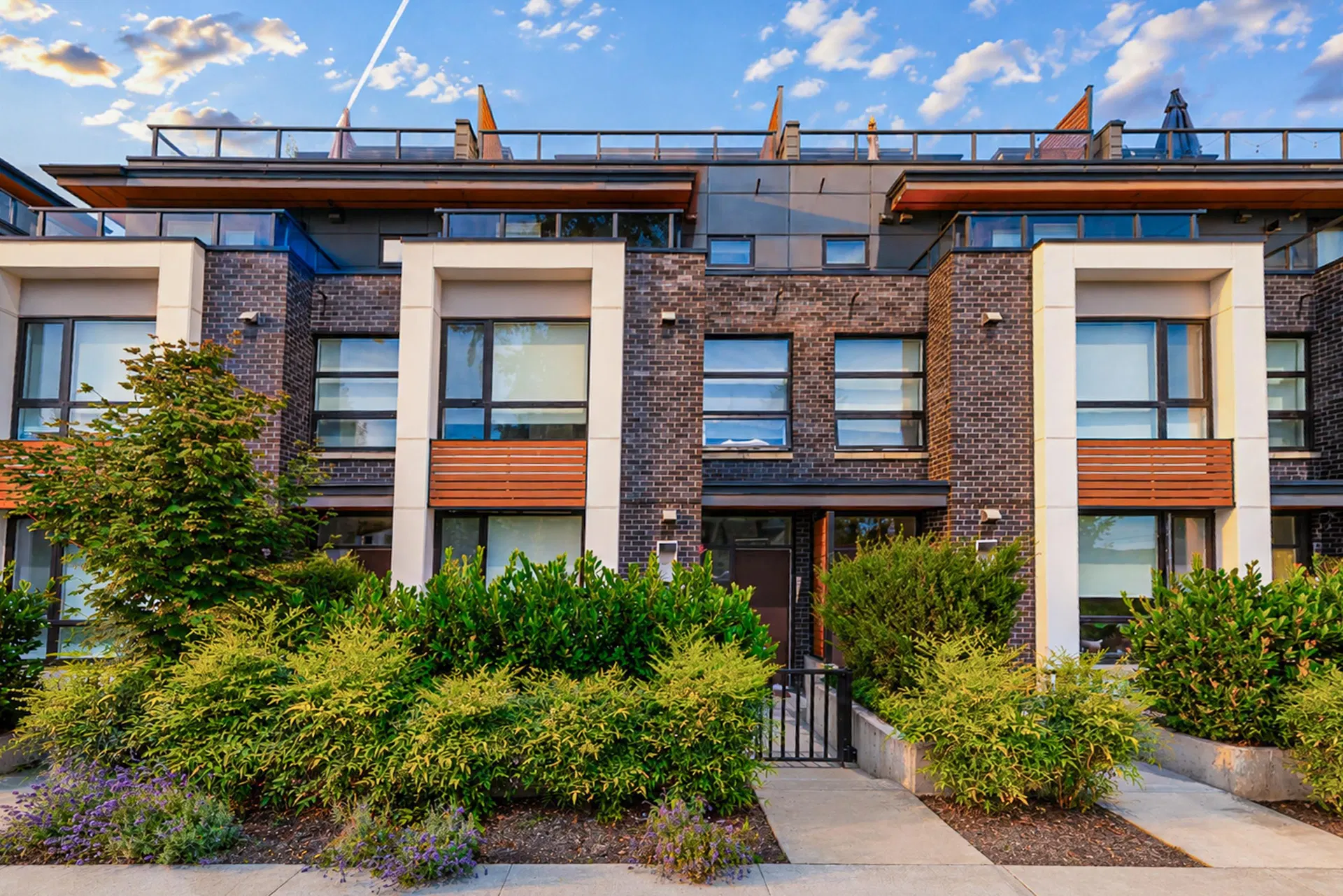 #302 – 6085 Irmin Street